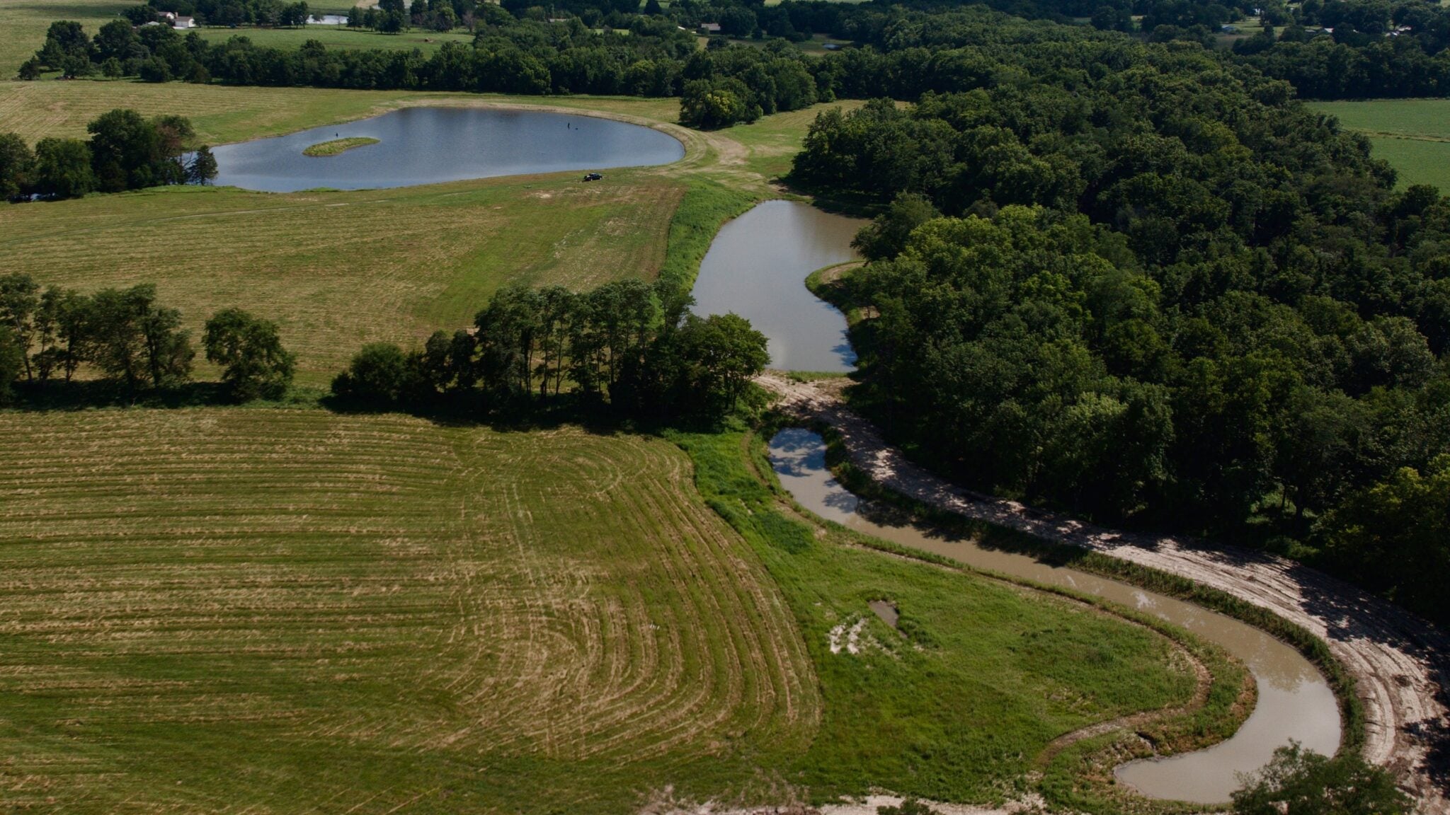 Missouri Lake with Island, flooded timber, and wetlands. | Bulletproof Pond and Lake